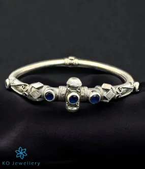 The Rema Silver Antique Openable Bracelet (Blue/Size 2.10)